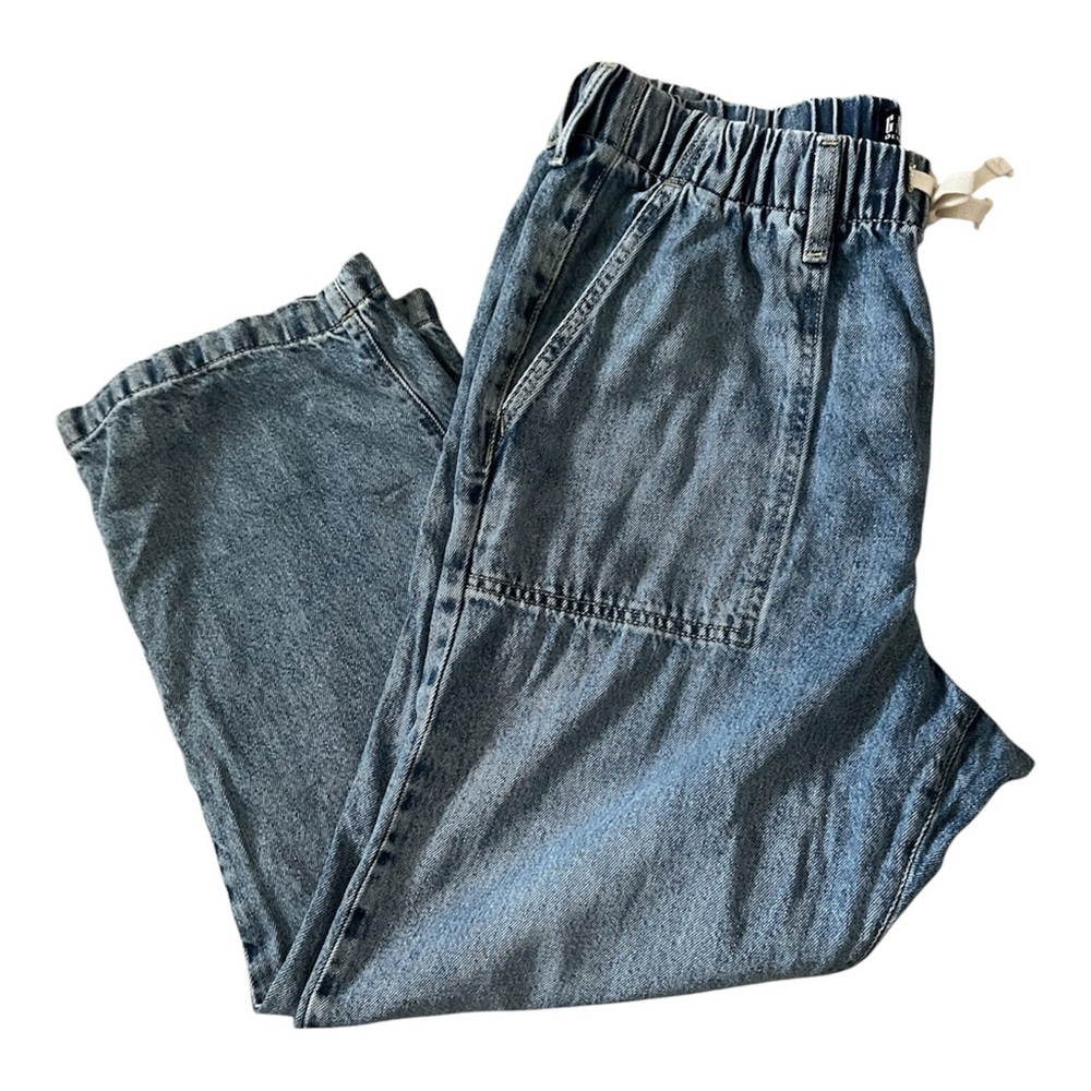 Gap SuperSoft Pull-On Wide-Leg Jeans - Picture 7 of 9